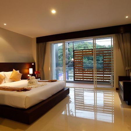 Nize Hotel - Sha Plus Phuket Extérieur photo