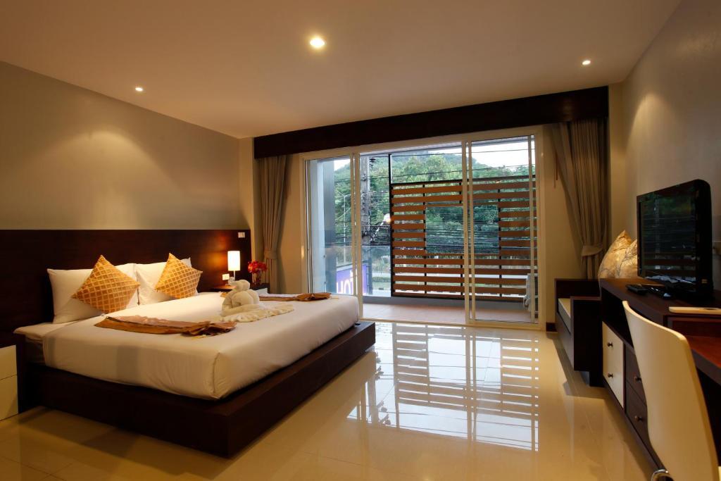 Nize Hotel - Sha Plus Phuket Extérieur photo