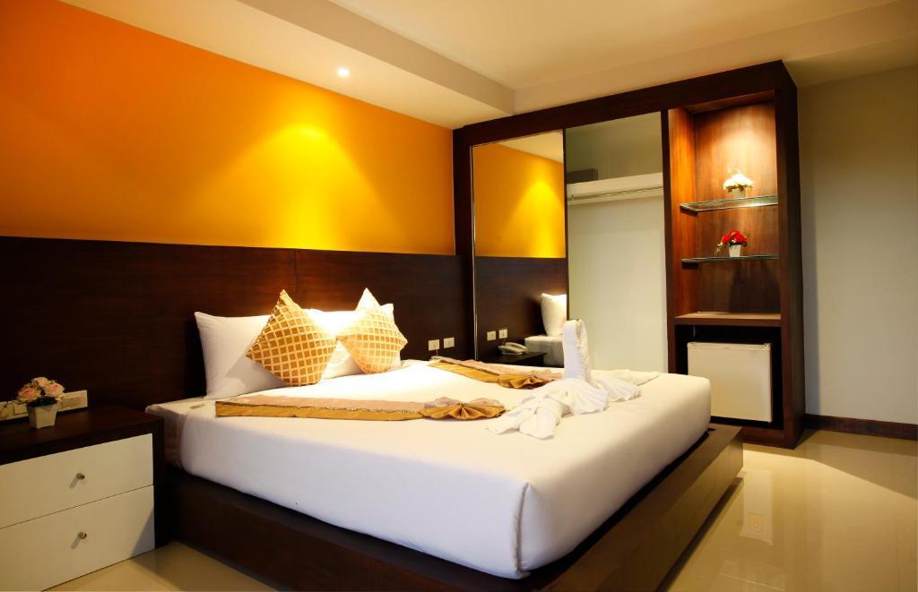 Nize Hotel - Sha Plus Phuket Extérieur photo