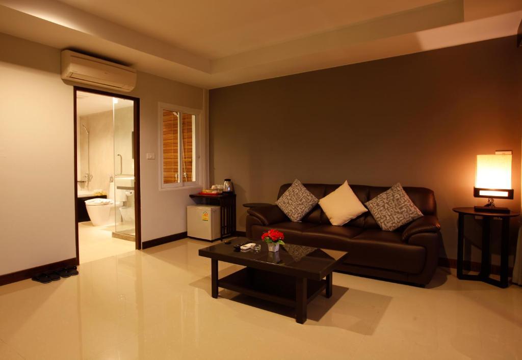 Nize Hotel - Sha Plus Phuket Chambre photo