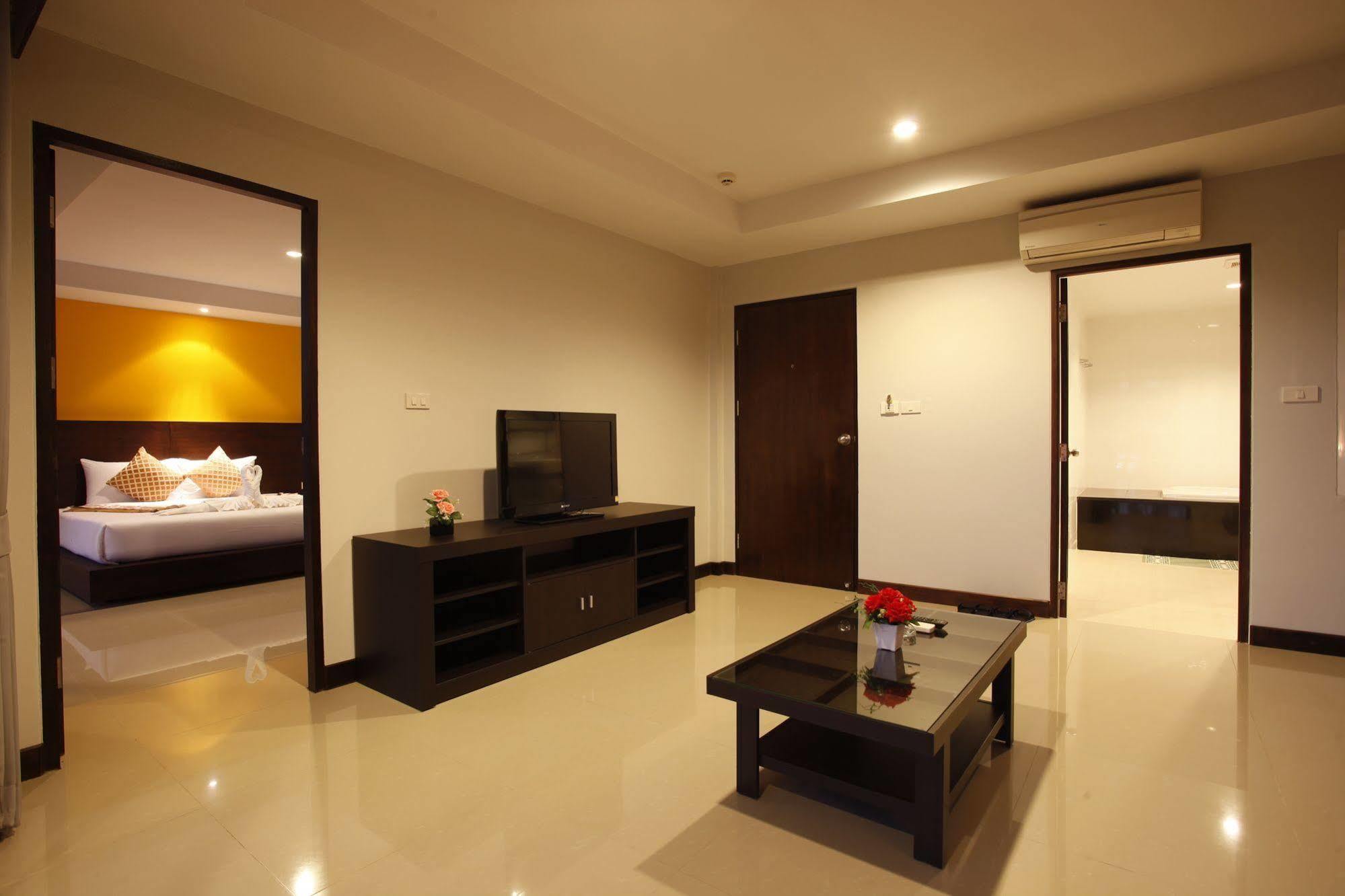 Nize Hotel - Sha Plus Phuket Extérieur photo